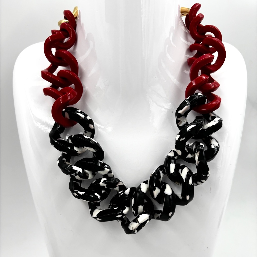 Henri Bendel Resin Chain Necklace